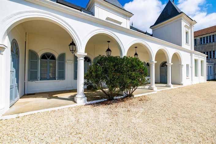 Image No.3-12 Bed Property for sale