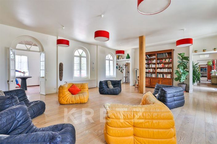 Image No.4-12 Bed Property for sale