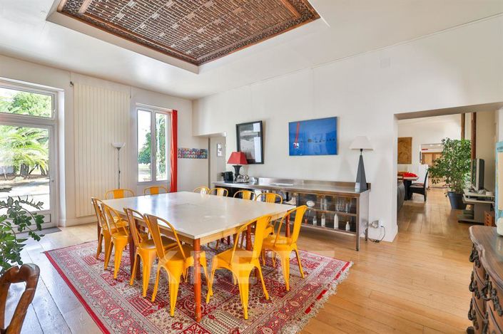 Image No.5-12 Bed Property for sale