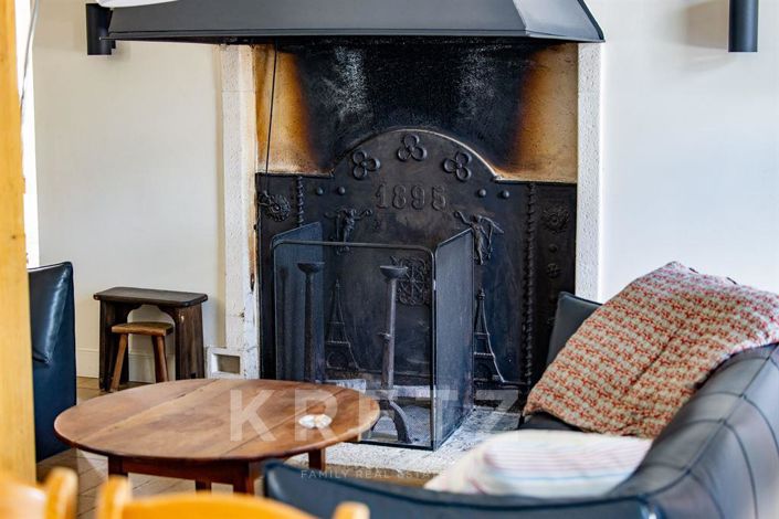 Image No.6-12 Bed Property for sale