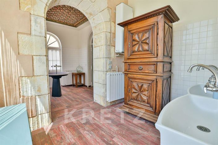 Image No.7-12 Bed Property for sale