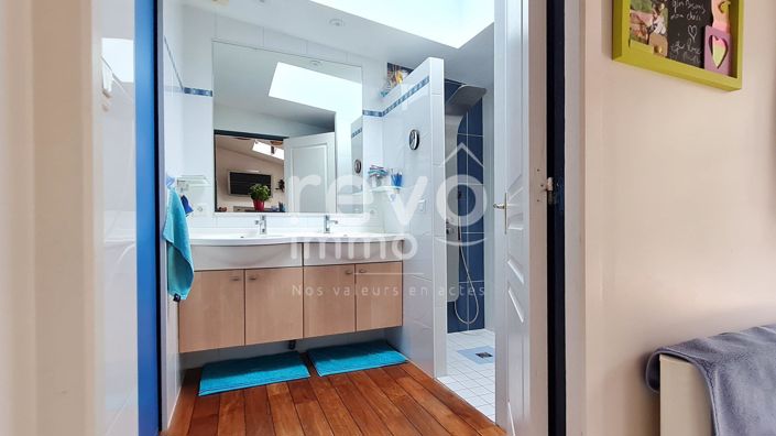 Image No.5-2 Bed House for sale