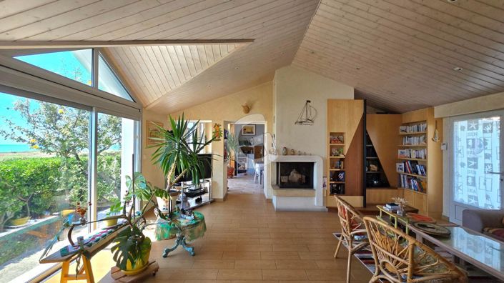 Image No.2-4 Bed House for sale