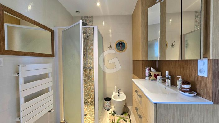 Image No.7-4 Bed House for sale