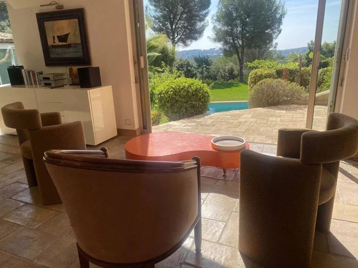 Image No.5-6 Bed House for sale