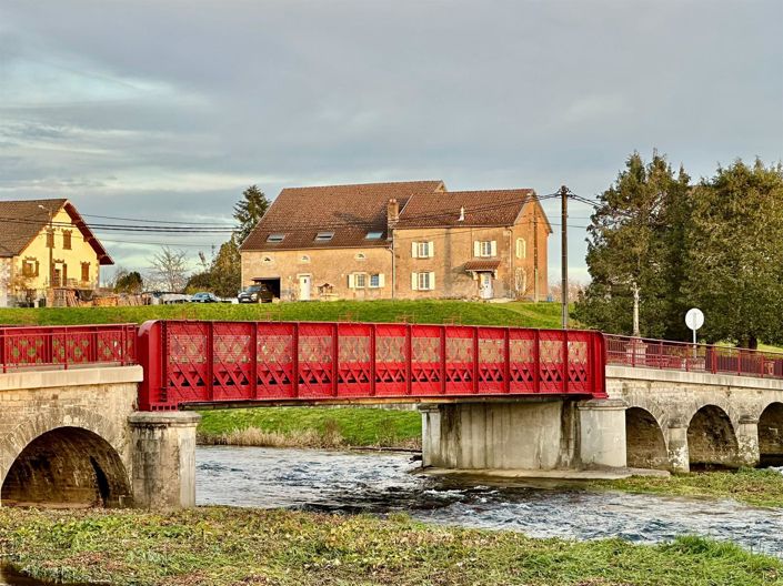 Image No.1-8 Bed House for sale