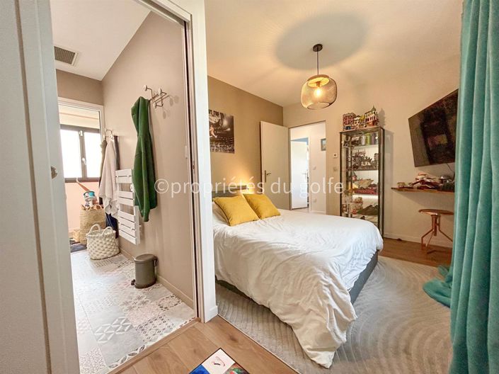 Image No.18-3 Bed House for sale