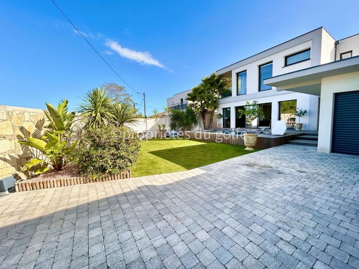 Image No.21-3 Bed House for sale