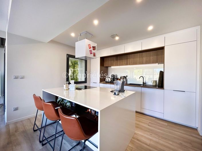 Image No.9-3 Bed House for sale