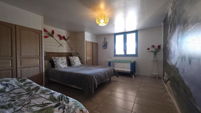 Image No.12-8 Bed House for sale