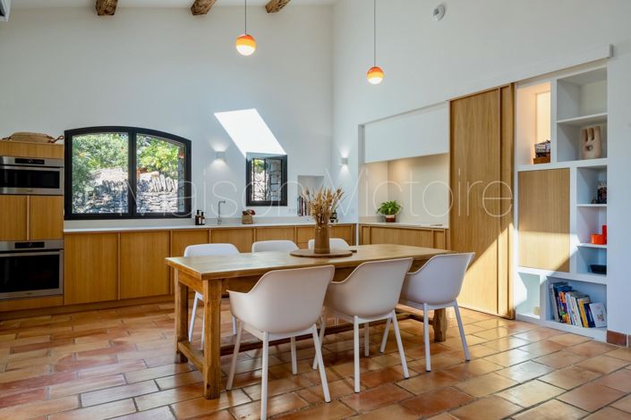 Image No.10-3 Bed House for sale