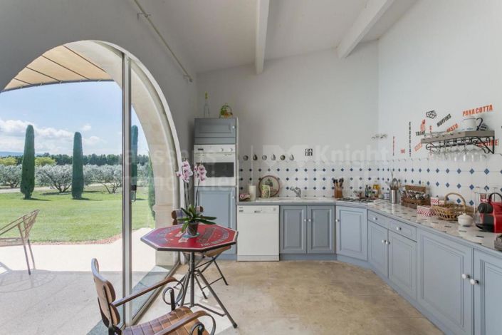 Image No.10-5 Bed House for sale