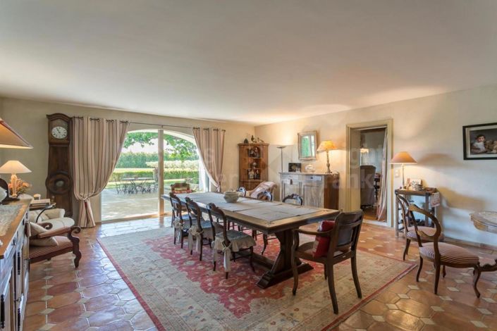 Image No.4-5 Bed House for sale