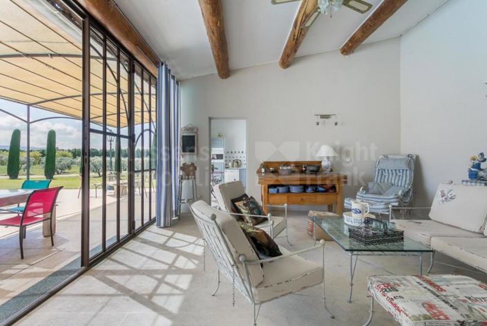 Image No.8-5 Bed House for sale