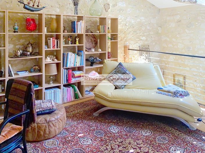 Image No.20-4 Bed House for sale