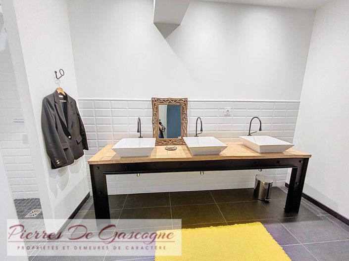 Image No.16-6 Bed House for sale