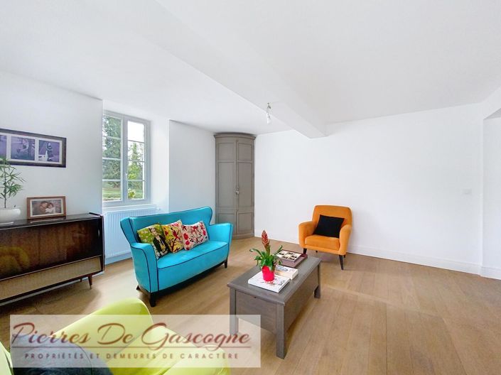 Image No.6-6 Bed House for sale