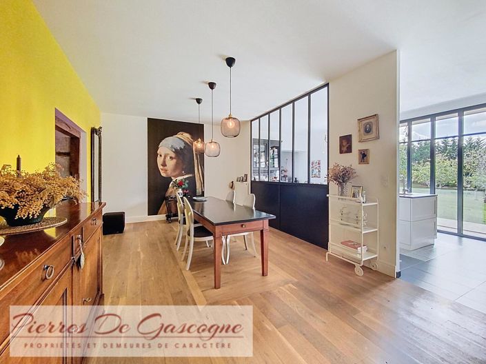 Image No.8-6 Bed House for sale