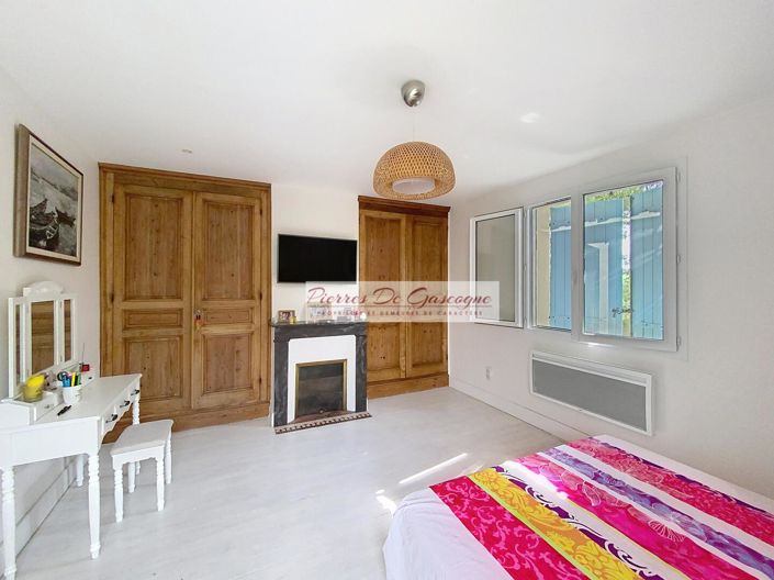 Image No.9-3 Bed House for sale