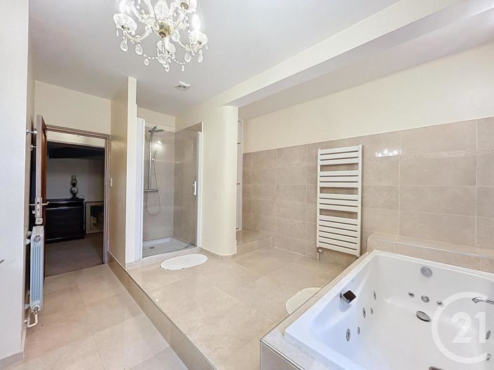 Image No.11-6 Bed House for sale