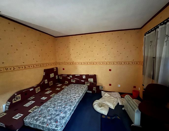 Image No.10-3 Bed House for sale