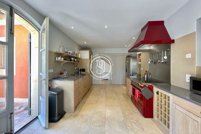 Image No.8-7 Bed House for sale