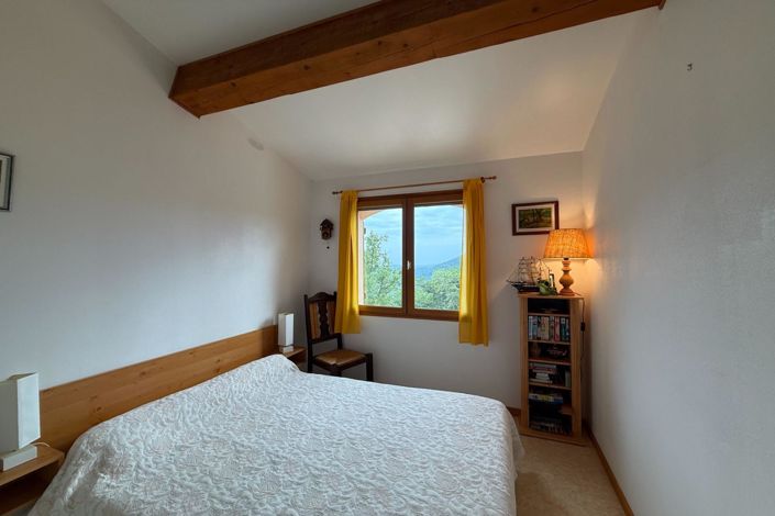 Image No.12-7 Bed House for sale