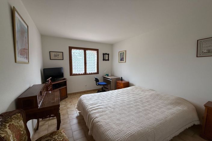 Image No.9-7 Bed House for sale