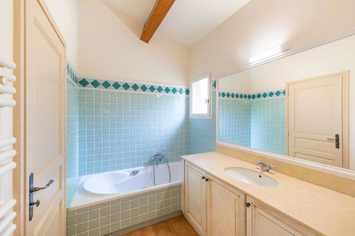 Image No.10-3 Bed House for sale