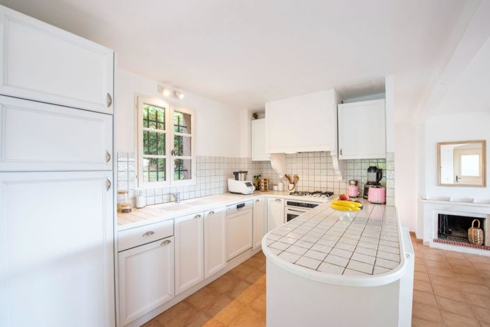 Image No.6-3 Bed House for sale