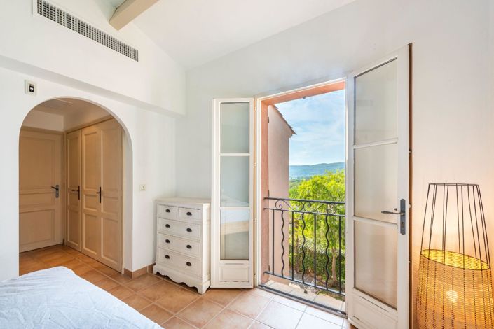 Image No.9-3 Bed House for sale