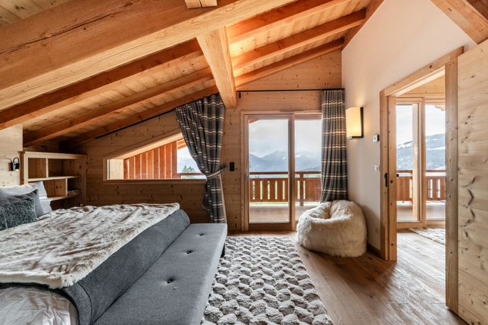 Image No.8-5 Bed House for sale