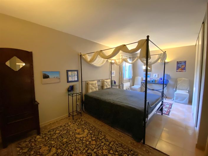 Image No.14-4 Bed House for sale