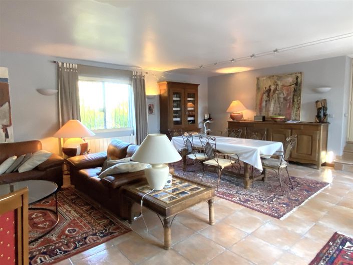 Image No.6-4 Bed House for sale