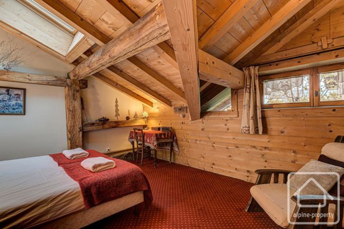 Image No.15-5 Bed Property for sale