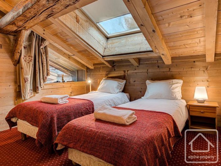 Image No.3-5 Bed Property for sale