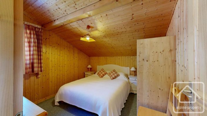 Image No.15-5 Bed Property for sale