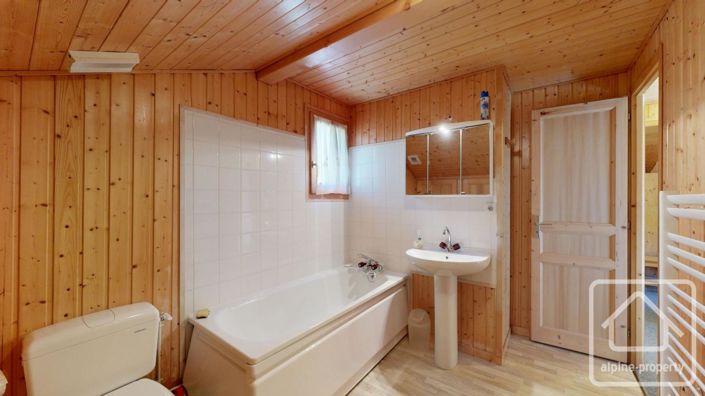 Image No.19-5 Bed Property for sale