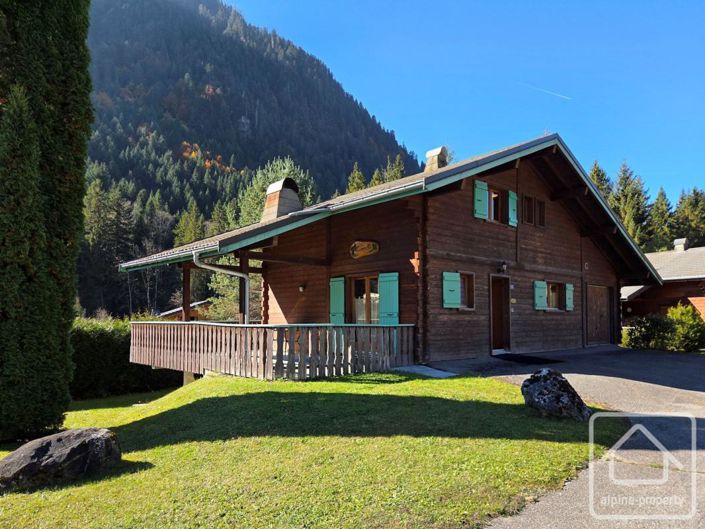 Image No.2-5 Bed Property for sale