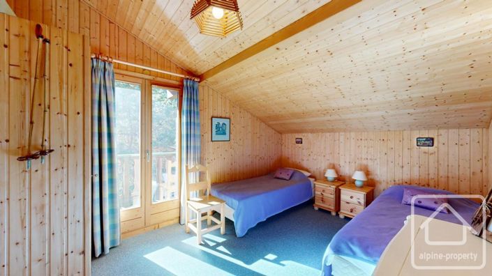 Image No.20-5 Bed Property for sale