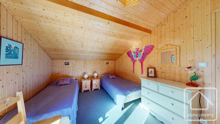 Image No.21-5 Bed Property for sale