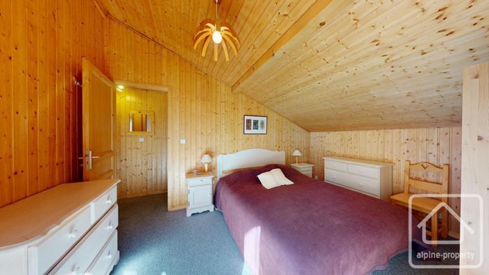 Image No.22-5 Bed Property for sale