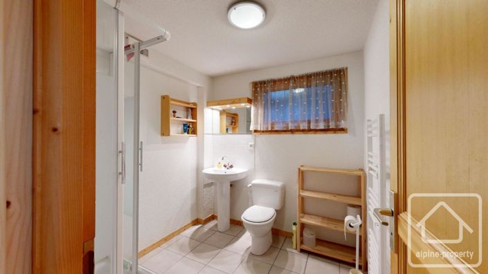 Image No.25-5 Bed Property for sale