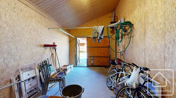 Image No.40-5 Bed Property for sale