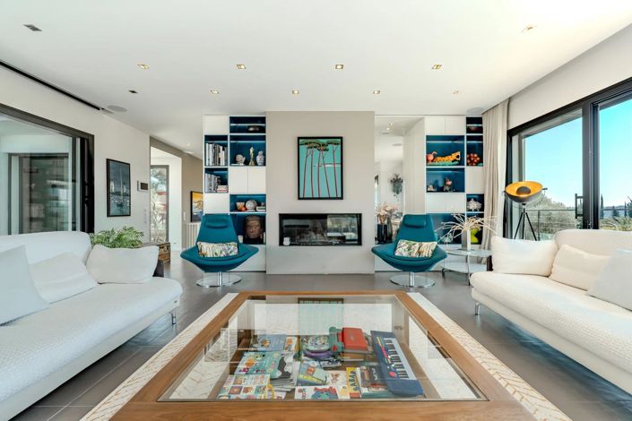 Image No.11-6 Bed House for sale