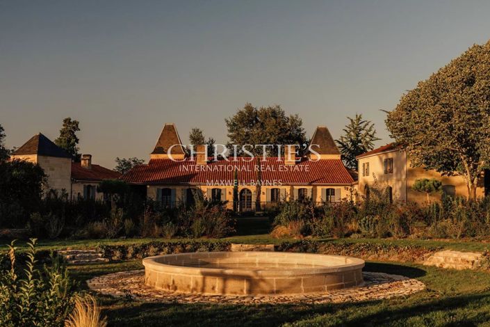 Image No.1-10 Bed House for sale