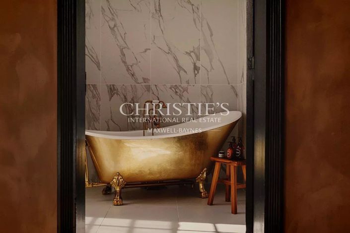 Image No.15-10 Bed House for sale