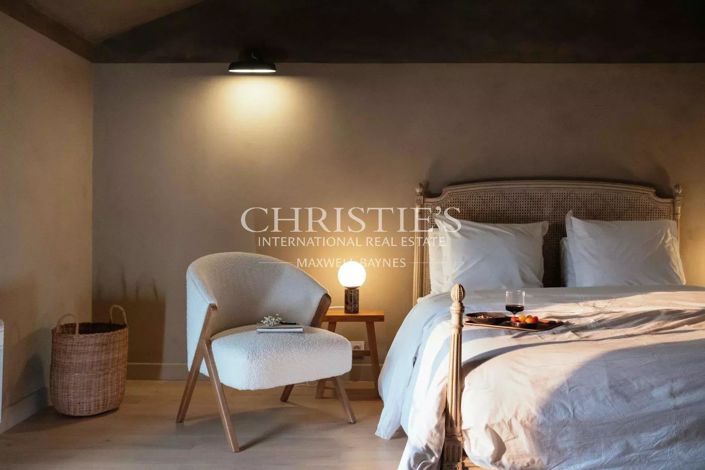 Image No.18-10 Bed House for sale