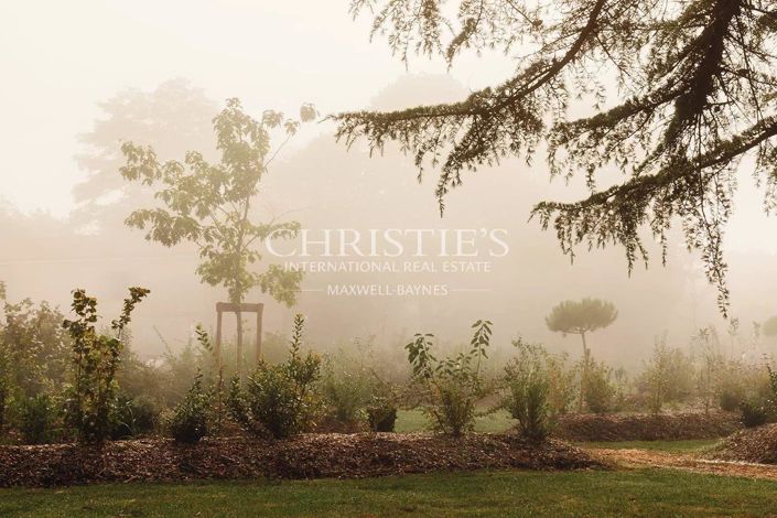 Image No.28-10 Bed House for sale