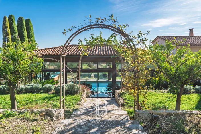 Image No.12-5 Bed House for sale